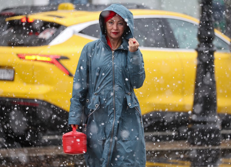 С 25 октября такси для москвичей снова подорожает