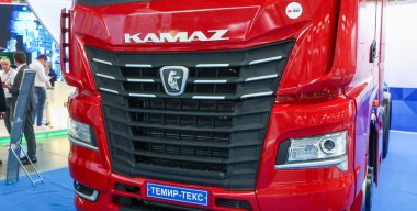 Автоэксперт рассказал, как аукнется авторынку России повышение ставок утильсбора