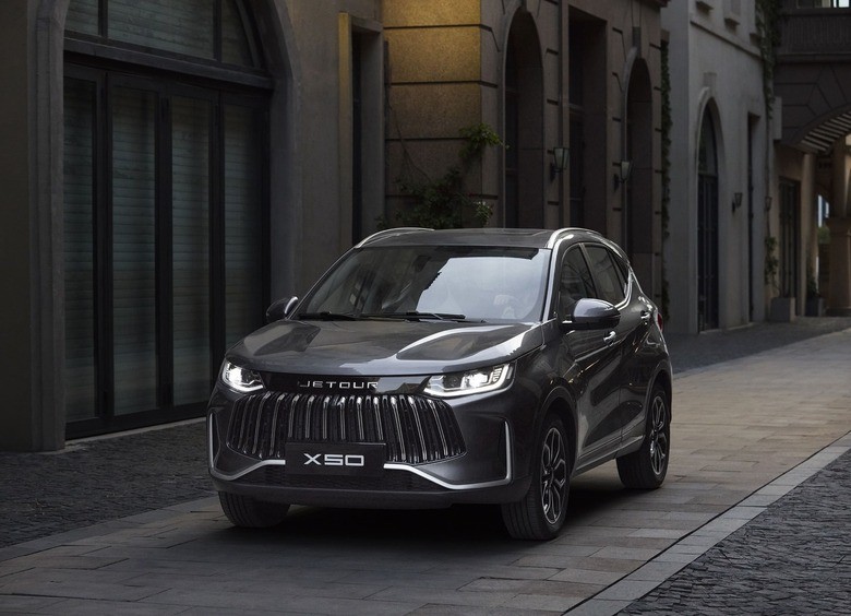 Компания Jetour объявила цены и комплектации кроссовера Х50 Компания Jetour объявила цены и комплектации кроссовера Х50