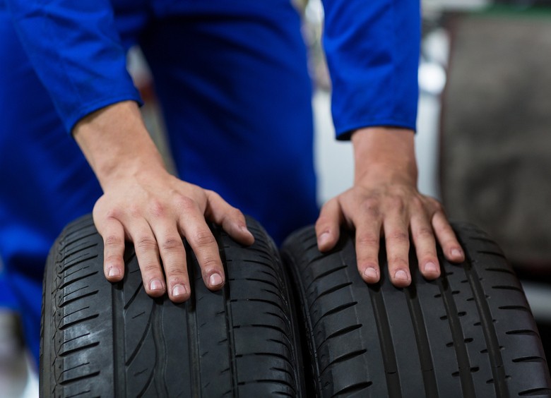 Летние и зимние шины в России резко подешевели
