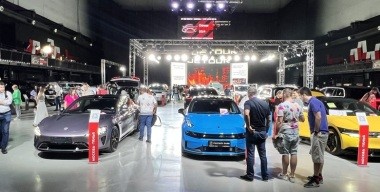 Гипс снимают, клиент уезжает, позор откладывается: автосалон RIAS отменен