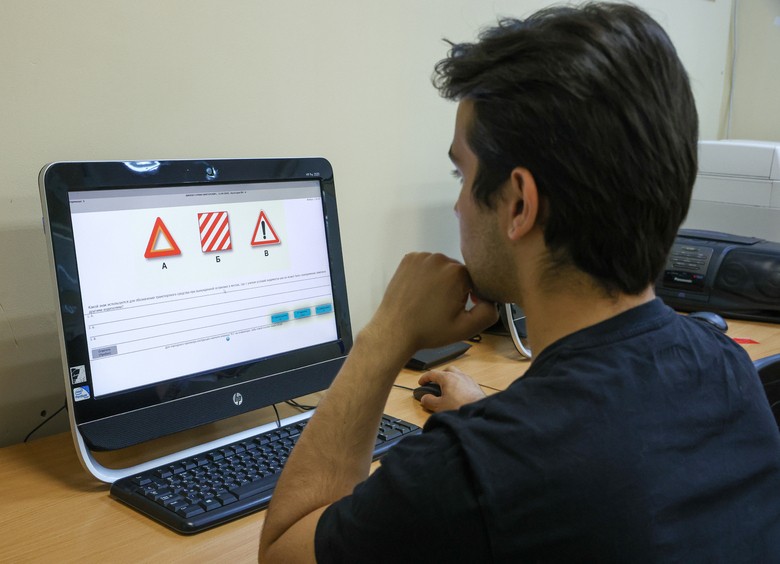 В России впервые официально разрешат удаленку в автошколах В России впервые официально разрешат удаленку в автошколах