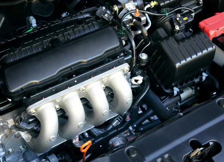 Эксперт рассказал, какой двигатель надежнее: бензиновый или дизельный Эксперт рассказал, какой двигатель надежнее: бензиновый или дизельный