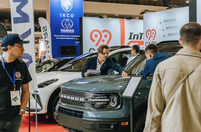 Гипс снимают, клиент уезжает, позор откладывается: автосалон RIAS отменен