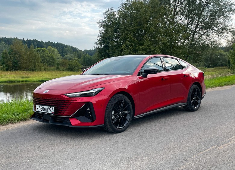 Есть порох — дай огня: тест-драйв лифтбэка Changan Uni-V Есть порох — дай огня: тест-драйв лифтбэка Changan Uni-V