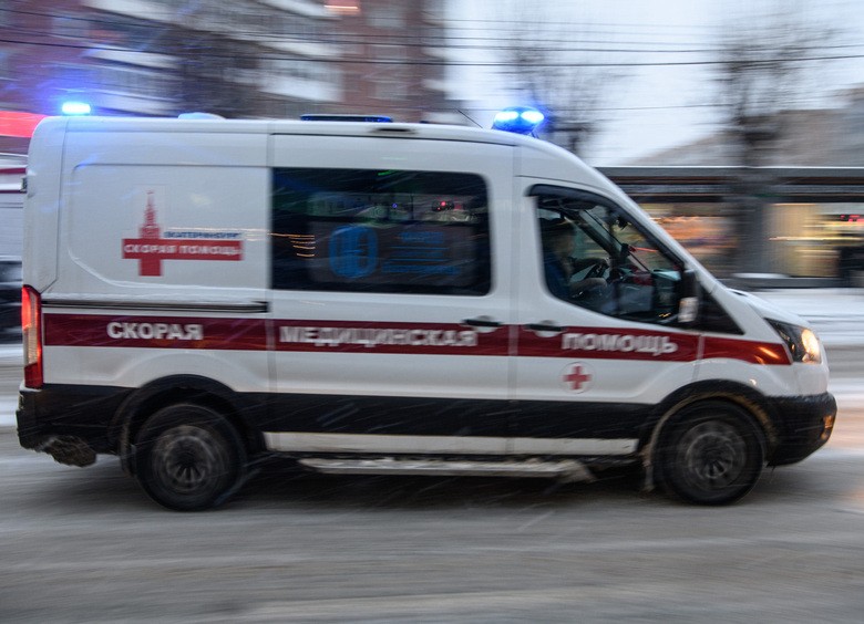 В Госдуме предложили наказывать водителей, мешающих скорой помощи, по УК