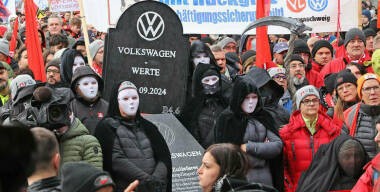 Новый логотип российского автозавода, как намек на&nbsp;возвращение сбежавших брендов