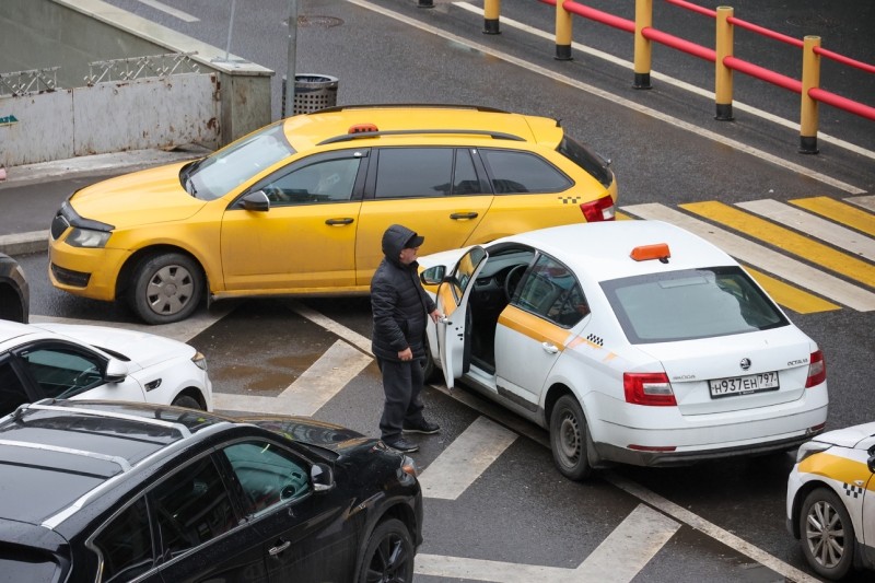 «Я не извозчик, а водитель кобылы»: нужны ли России таксисты-иностранцы «Я не извозчик, а водитель кобылы»: нужны ли России таксисты-иностранцы