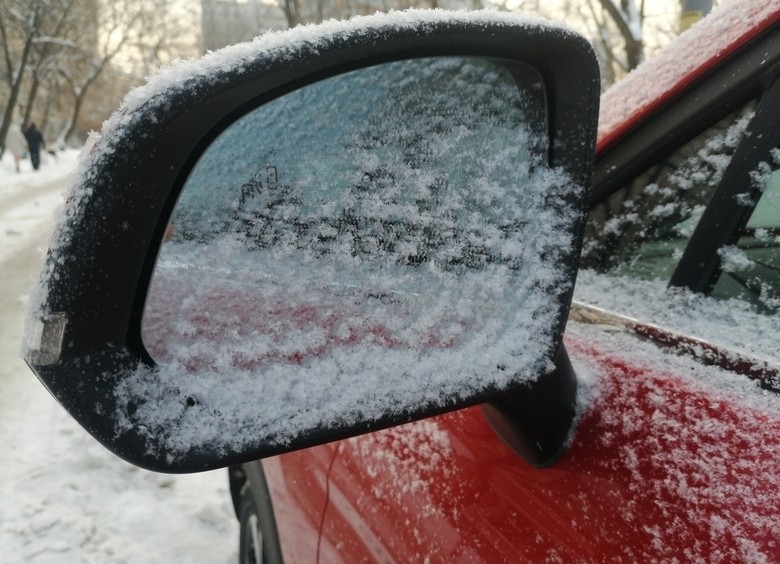Ледовое «побоище»: как предотвратить замерзание лобового стекла авто