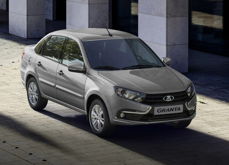 LADA Granta лишилась АКП, Chery объявила дату начала продаж Tiggo 9, для велокурьеров могут ввести ОСАГО: итоги недели