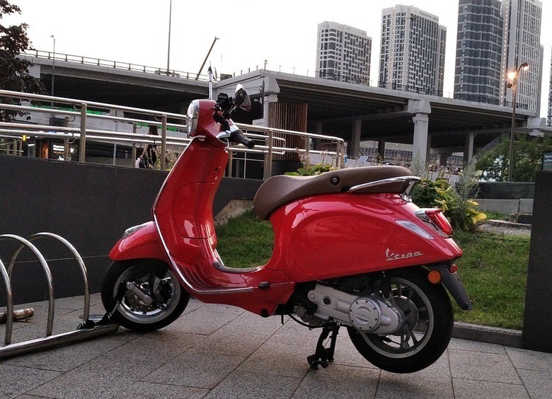 Городские автоматы: обзор скутеров для города и путешествий Городские автоматы: обзор скутеров для города и путешествий