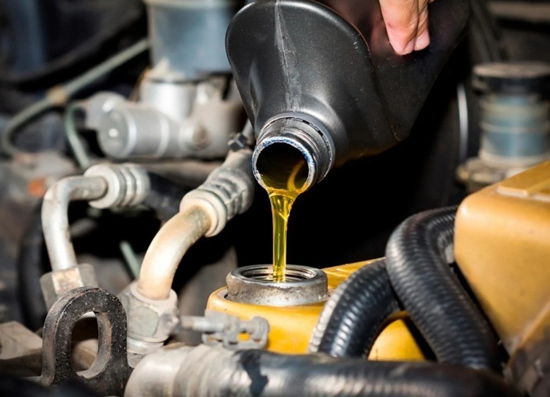 Какое масло залить в автомобиль, чтобы спокойно заводить его в -30 °C?