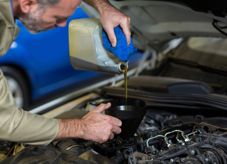 Подделки, бешеные цены, новые требования: что происходит на рынке моторных масел