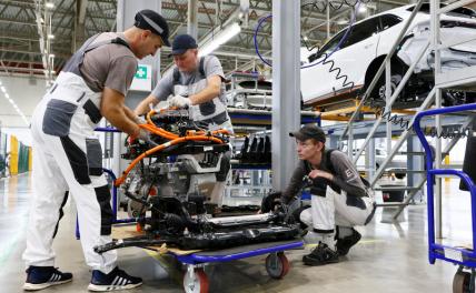 «Отвёртка» сломалась: Минэконом и Минпроторг предрекли автопрому судьбу крейсера «Варяг»