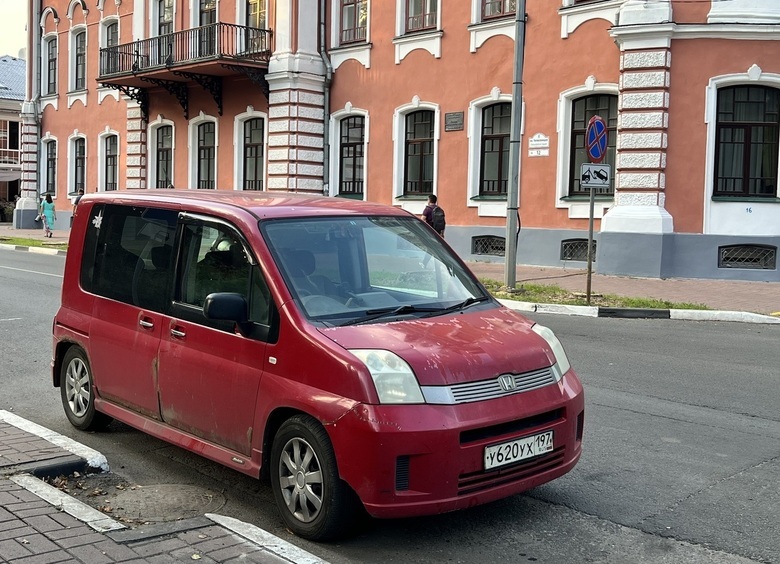 Минусов больше: эксперты рассказали, почему не стоит покупать праворульную машину