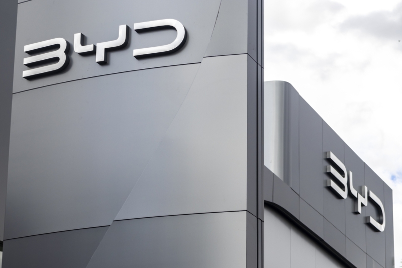 Денежный удар по Китаю: Трамп вводит заградительные пошлины на импортные авто Денежный удар по Китаю: Трамп вводит заградительные пошлины на импортные авто