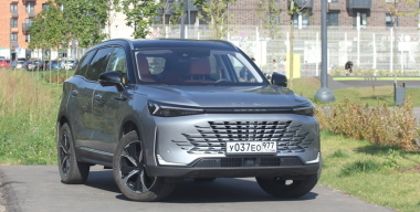 Наши в городе: тест-драйв отечественного кроссовера XCITE X-Cross 7