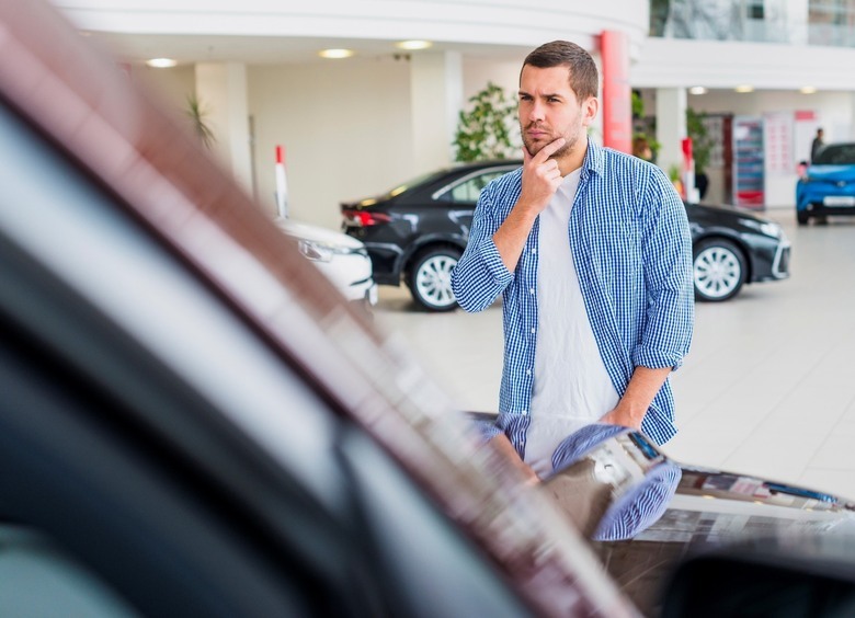 Дорого, еще дороже: эксперты выяснили, сколько будут стоить новые авто к лету Дорого, еще дороже: эксперты выяснили, сколько будут стоить новые авто к лету