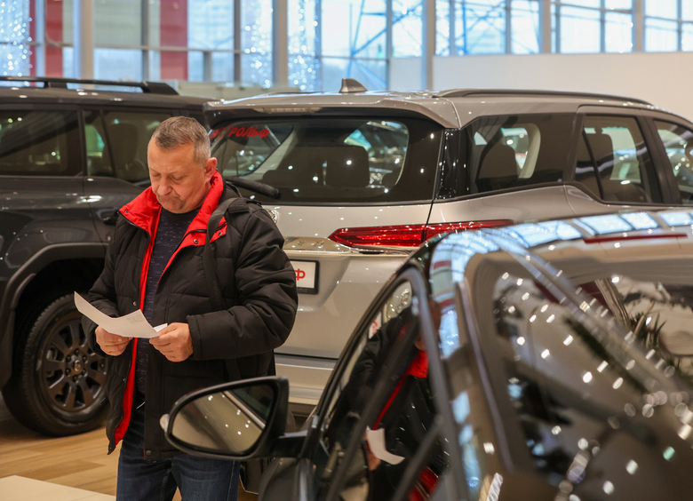 Замкнутый круг: как, поднимая российский авторынок, власти страны роют ему яму Замкнутый круг: как, поднимая российский авторынок, власти страны роют ему яму