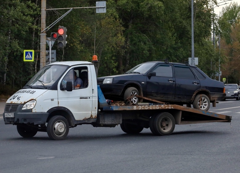 Совсем взрослый: эксперты предложили варианты обновления стареющего автопарка страны