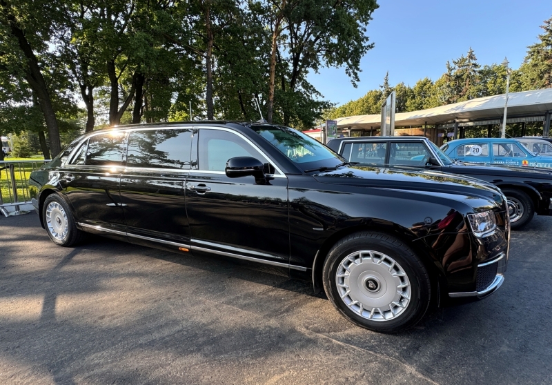 Не царское дело: почему российские чиновники не хотят пересаживаться на LADA