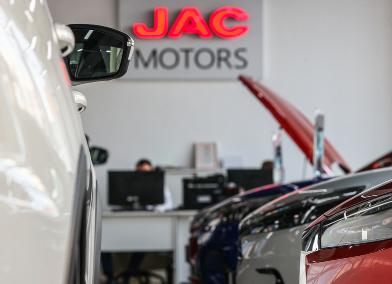 Виктор Нащанский: бренд JAC готов привезти в&nbsp;Россию электрические пикапы и&nbsp;SUV
