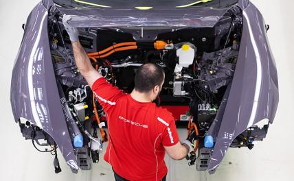 Станция конечная: «Электрички» Porsche отменяются, Volkswagen уже угроблен Станция конечная: «Электрички» Porsche отменяются, Volkswagen уже угроблен