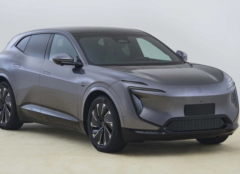 Стало известно, когда в России начнутся официальные продажи Avatr 07