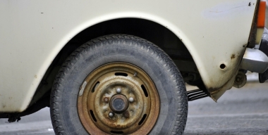 Тише едешь — дальше будешь: стоит ли ставить «шумку» в колесные арки машины