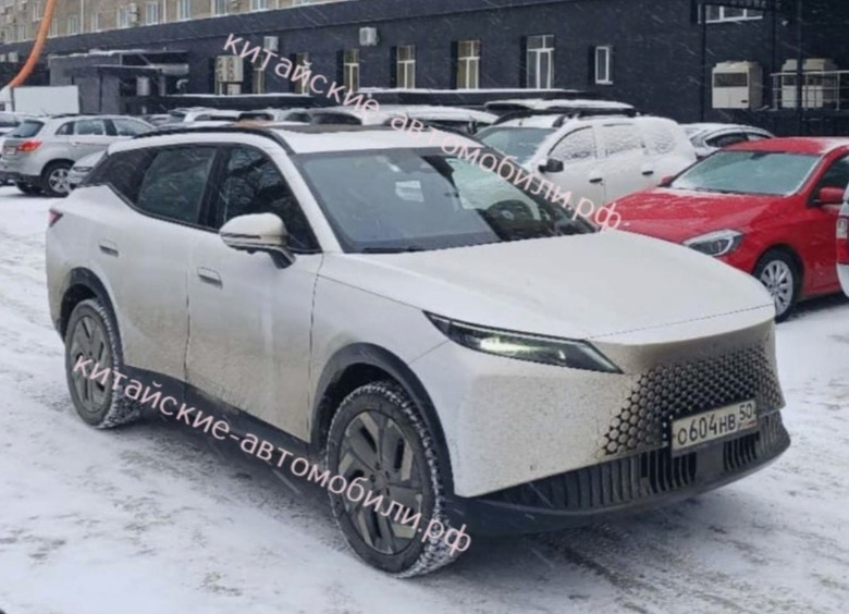 Флагманский кроссовер Omoda C7 выследили в России до официального дебюта