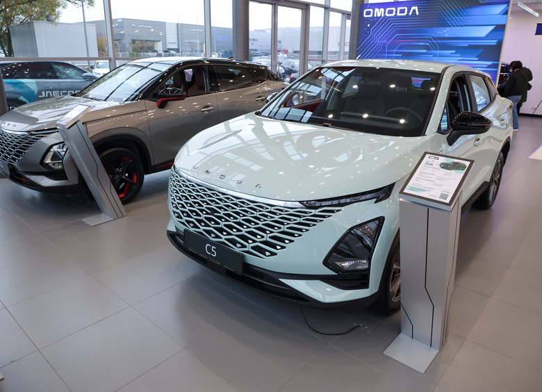 Скачки с препятствиями: авторынок России в ажитации, водители в недоумении Скачки с препятствиями: авторынок России в ажитации, водители в недоумении