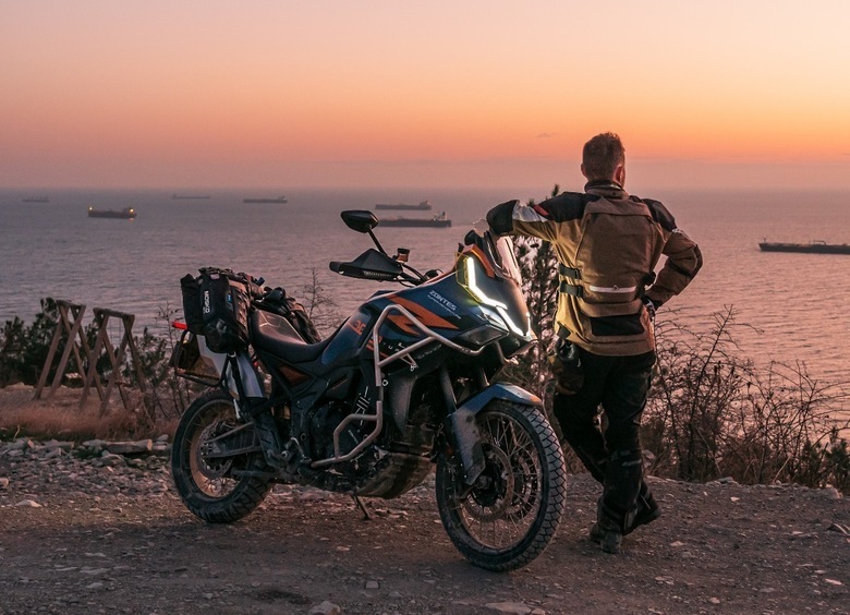 Готовимся к летнему «месиву»: Обзор мотоновинок 2025 года для бездорожья