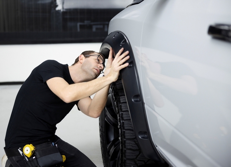 Тише едешь — дальше будешь: стоит ли ставить «шумку» в колесные арки машины