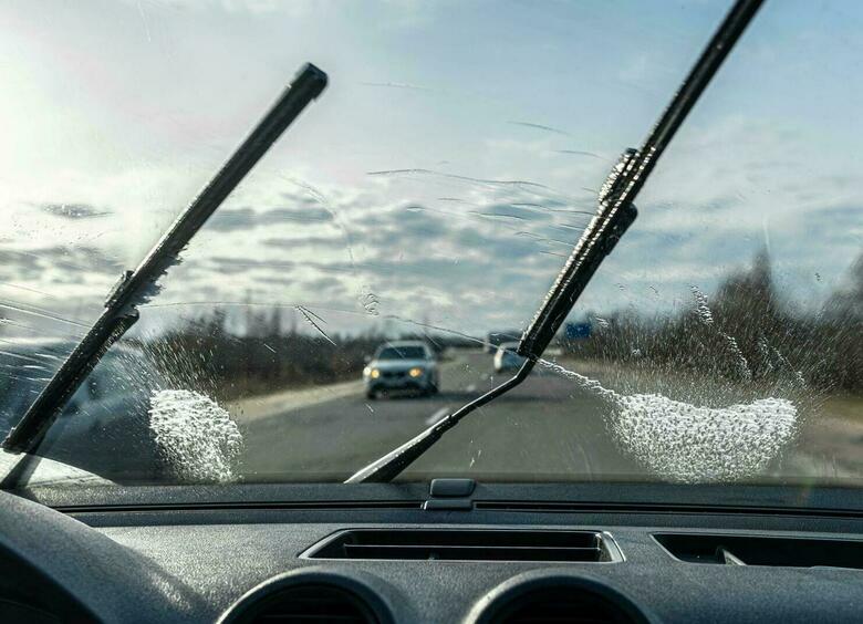 Весенние «дворники»: надо ли менять щетки стеклоочистителя с приходом тепла Весенние «дворники»: надо ли менять щетки стеклоочистителя с приходом тепла