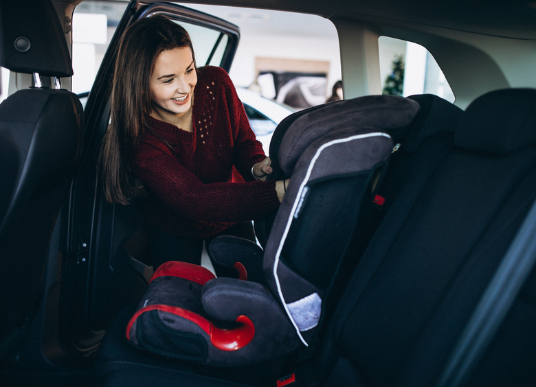 Власти одобрили увеличение штрафов за перевозку детей без спецкресел