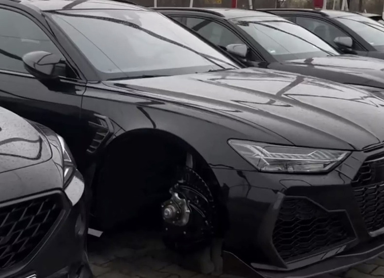 Высокая культура Старого Света: в Германии начали массово «разувать» автомобили