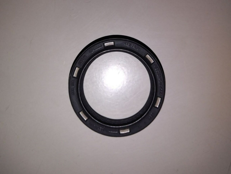 Важная «мелочь»: как не допустить течи сальника коленвала ДВС