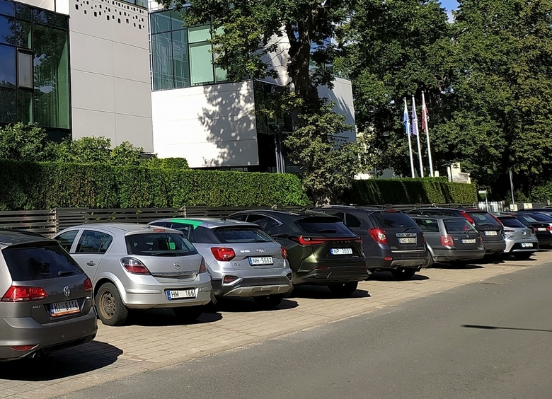 Эксперт оценил возможность возобновления официальных поставок автозапчастей в РФ