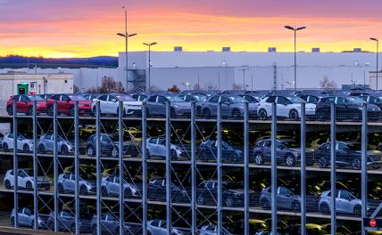 Битва автогигантов: Mitsubishi, Mazda, Nissan и Honda попали под немецкий каток Volkswagen