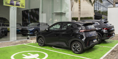 Битый битого везет. Li Auto нашла странного дистрибутора в России