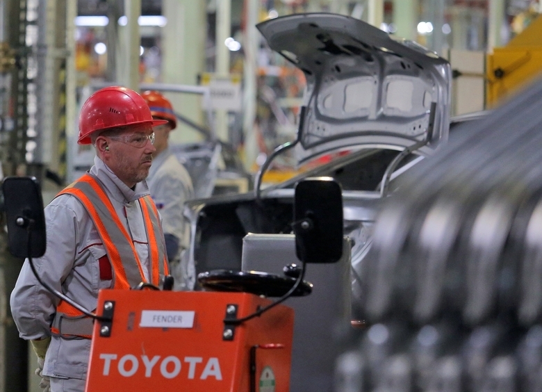 «Божественная» Camry и ее друзья: почему россияне выбирают параллельный импорт