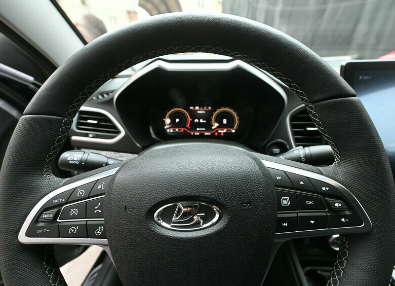 Россиянам объяснили, как купить новую LADA с заводским ценником