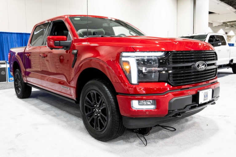 «Женские» авто: Ридикюльчик на колесиках — или мощь и безопасность? «Женские» авто: Ридикюльчик на колесиках — или мощь и безопасность?