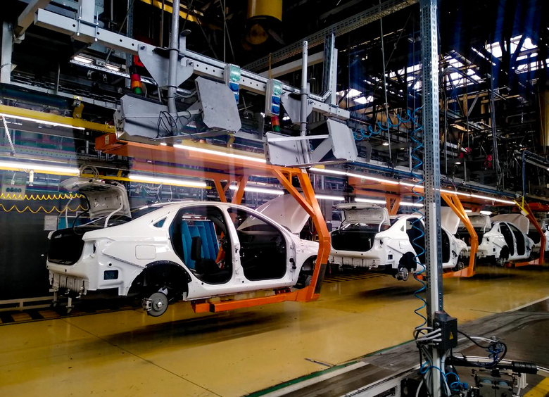 Россия нарастила производство легковых машин на 13% Россия нарастила производство легковых машин на 13%