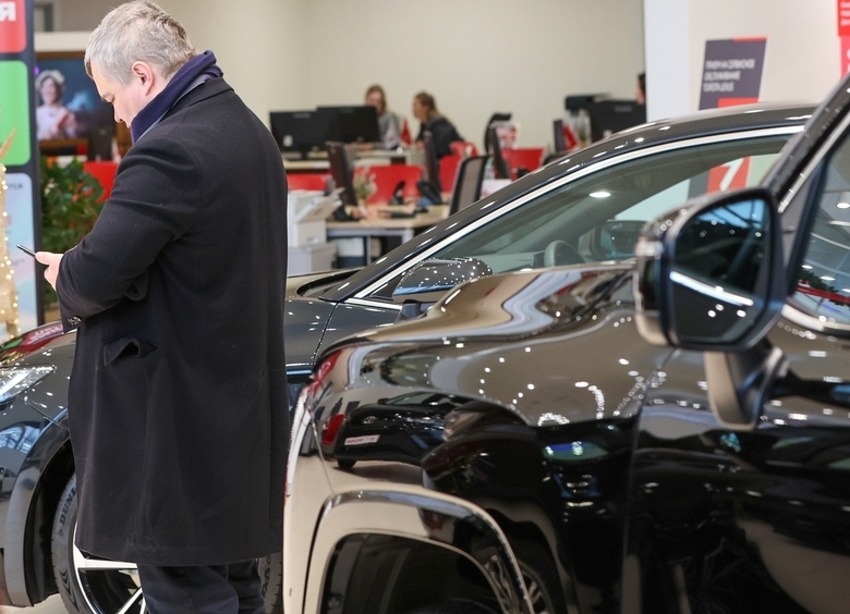 Без ОСАГО: эксперт объяснил, как покупателю авто доехать из салона до ГАИ