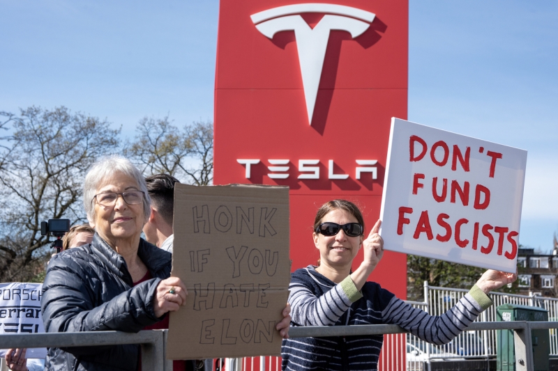 Одно слово Путина: появление Tesla в России больше не звучит как фантастика Одно слово Путина: появление Tesla в России больше не звучит как фантастика