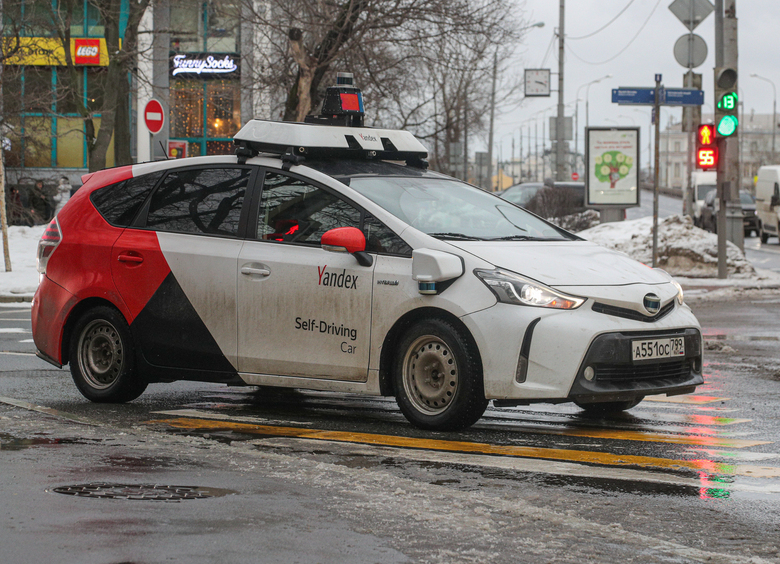 Беспилотные машины хотят выпустить на российские дороги в 2027 году