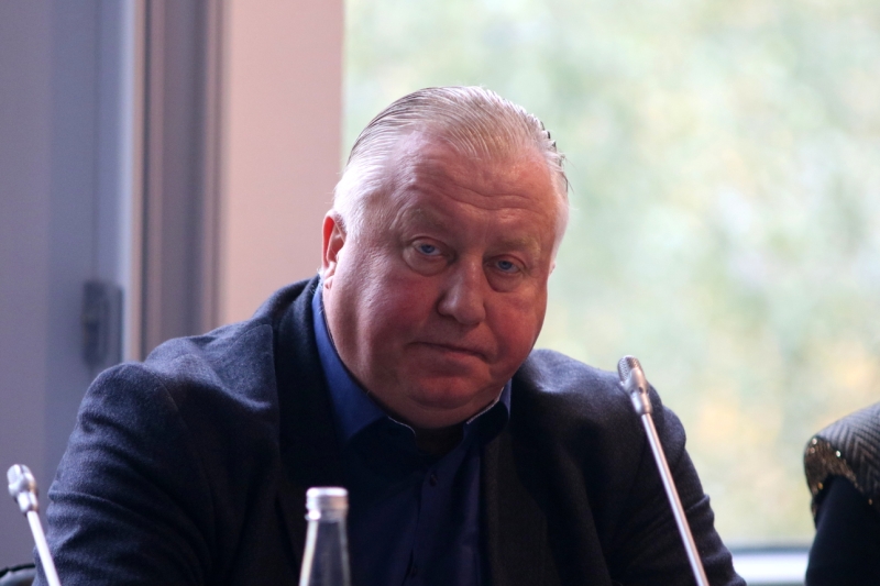 Всюду клин: глава РОАД о крахе авторынка, ценах на машины и возвращении корейцев Всюду клин: глава РОАД о крахе авторынка, ценах на машины и возвращении корейцев