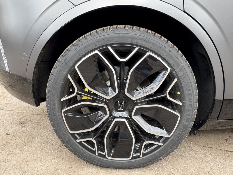 Новые старые проблемы: в России начали массово «разувать» китайские автомобили Новые старые проблемы: в России начали массово «разувать» китайские автомобили