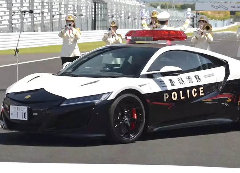 Суперкар-гибрид Honda NSX бесплатно достался японской полиции